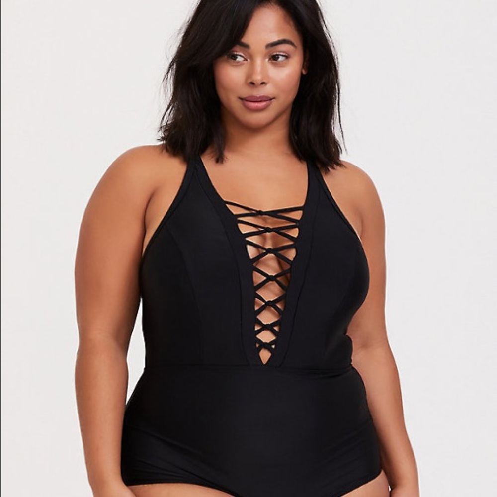 ❌SOLD❌ Torrid black deep v lattice swimsuit